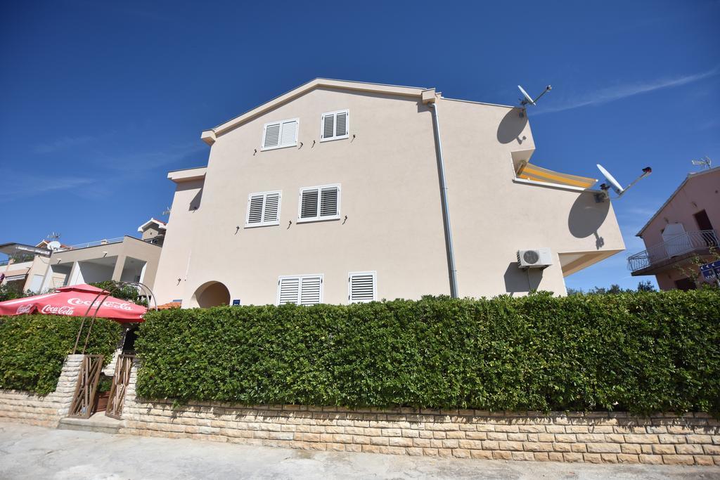 Apartments Pralija زابوريتش المظهر الخارجي الصورة