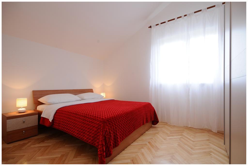 Apartments Pralija زابوريتش الغرفة الصورة