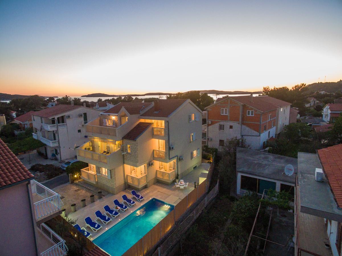 Apartments Pralija زابوريتش المظهر الخارجي الصورة