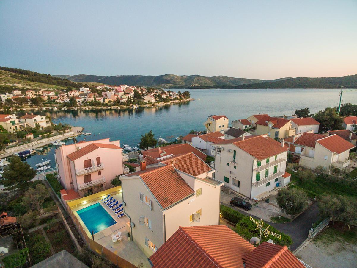 Apartments Pralija زابوريتش المظهر الخارجي الصورة