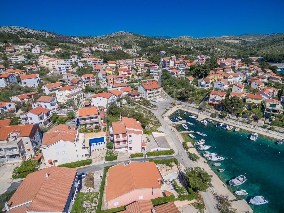 Apartments Pralija زابوريتش المظهر الخارجي الصورة