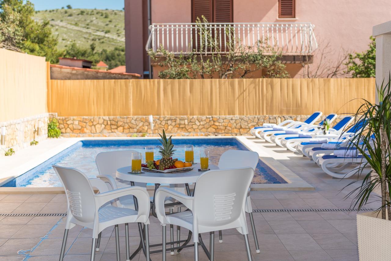 Apartments Pralija زابوريتش المظهر الخارجي الصورة