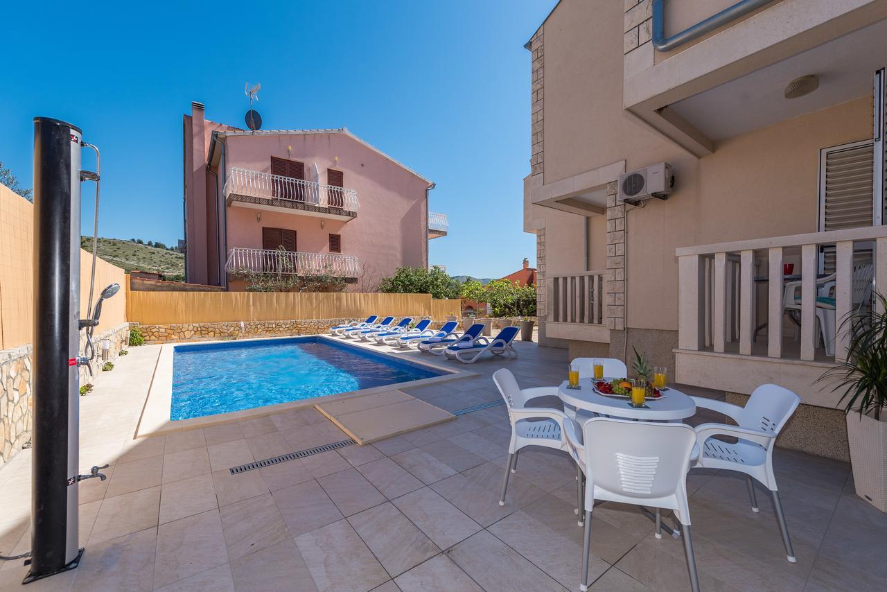 Apartments Pralija زابوريتش المظهر الخارجي الصورة